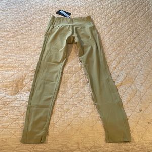 Alphalete pulse kinetic leggings